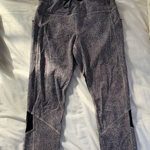 Lululemon pace rival crop